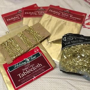 Gold table decorations